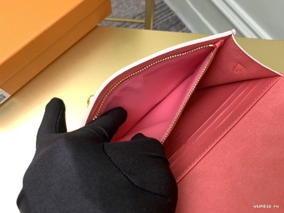 WIS LOUIS CROISETTE WALLET CHAIN VUITTON 1104